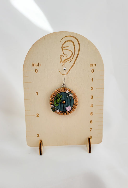 Hidden Hollow Dangles