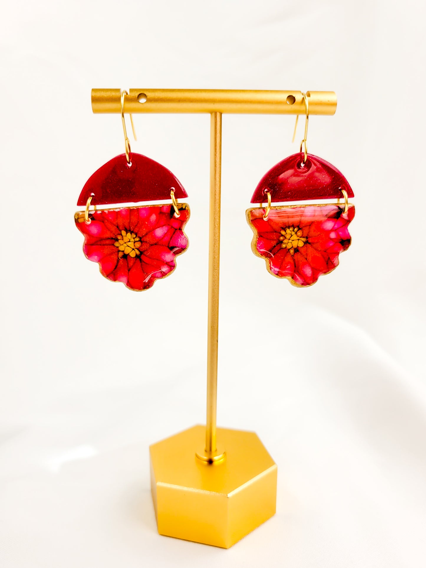 Holly's Cousin Dangles